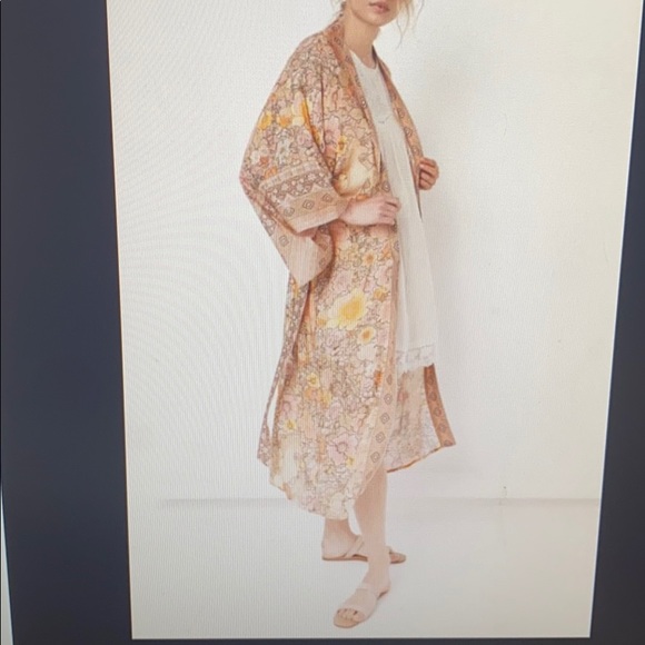 spell & the gypsy robe - Picture 3 of 4